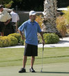 Daniel Negreanu putting in Las Vegas