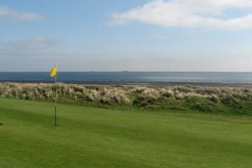 Most of the front nine at Laytown and Bettystown Golf Club gives wide views of the Irish Sea.