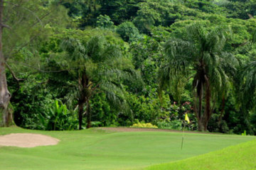 Breezes Runaway Bay Resort & Golf Club has an excellent collection of par 3s.