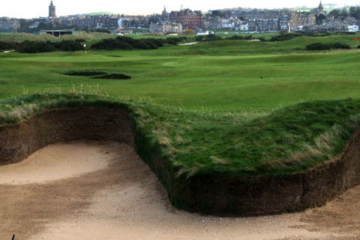 The Old Course's Hell Bunker is scary, sure. But Les Miller helps take the fear out of bunker play.