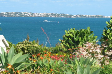 Riddell's Bay winds along a peninsula that is only 600 yards at its widest point.