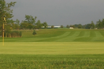 The opening hole at Ironwood Golf Course shows off its flat, unprotected green.