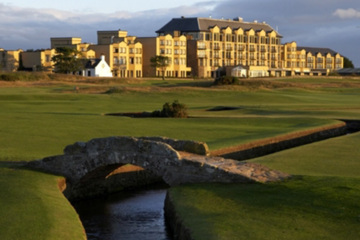 At Kohler's Old Course Hotel, five-star accommodations accent the one-of-a-kind views.
