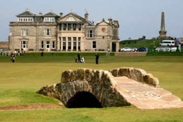 On this St. Andrews PerryGolf package, golfers will have the option of entering the Old Course lottery or pay for a guaranteed time.