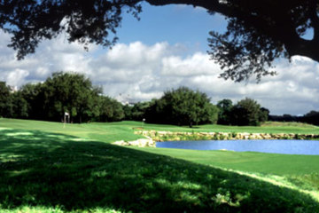 The 27-hole Arthur Hills' designed Hyatt Hill Country Golf Club is a quick escape from downtown San Antonio.