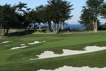 Fairway bunkers loom large on the 605-yard par-5 finishing hole on the Black Horse Course.