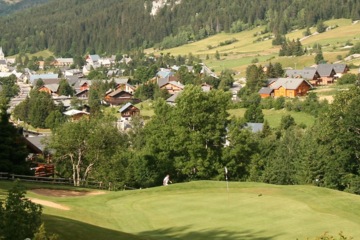 Owned and built by the town of Correncons and at an altitude of over 1,000 meters, Correncon en Vercors Golf Club is nestled in the French Alps.