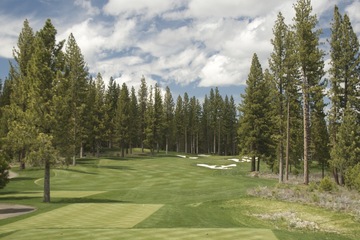 The Timilick Club's second hole is a short par 4 playing 343 yards.