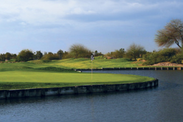 Treachery awaits at the 420-yard par-4 fourth at the ASU Karsten Golf Course in Tempe.