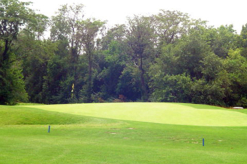 The fourth green at Red Tail Run ties the undulation of the hole into the putting surface