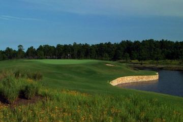 With its rolling mounds, heather and wildflowers it's obvious Tim Cate was going for a links-like feel at Thistle G.C.