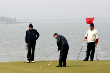 It's important to receive putting instruction both on the practice green and during a practice round.