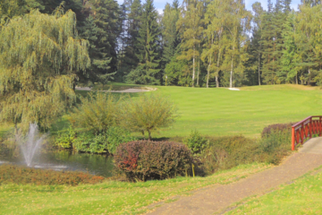 Golf Resort Karlovy Vary expanded to 18 holes in 1933.