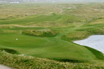 The par-3 seventh on Ballyliffin's Glashedy Links features is an unusually steep drop for links golf.