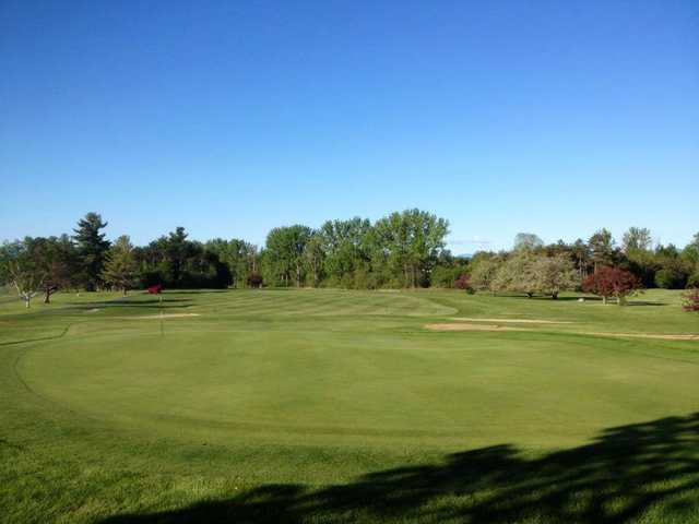 Bluff Point Golf Club & Resort In Plattsburgh, New York, Usa 